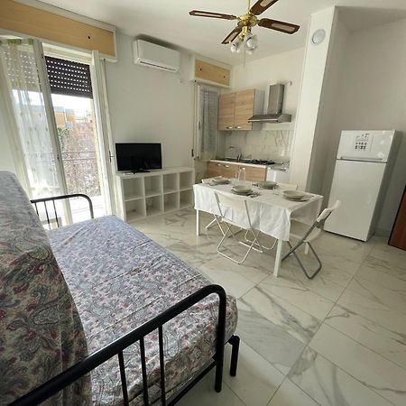 Residence Adriano ลิโดอาเดรียโน ภายนอก รูปภาพ